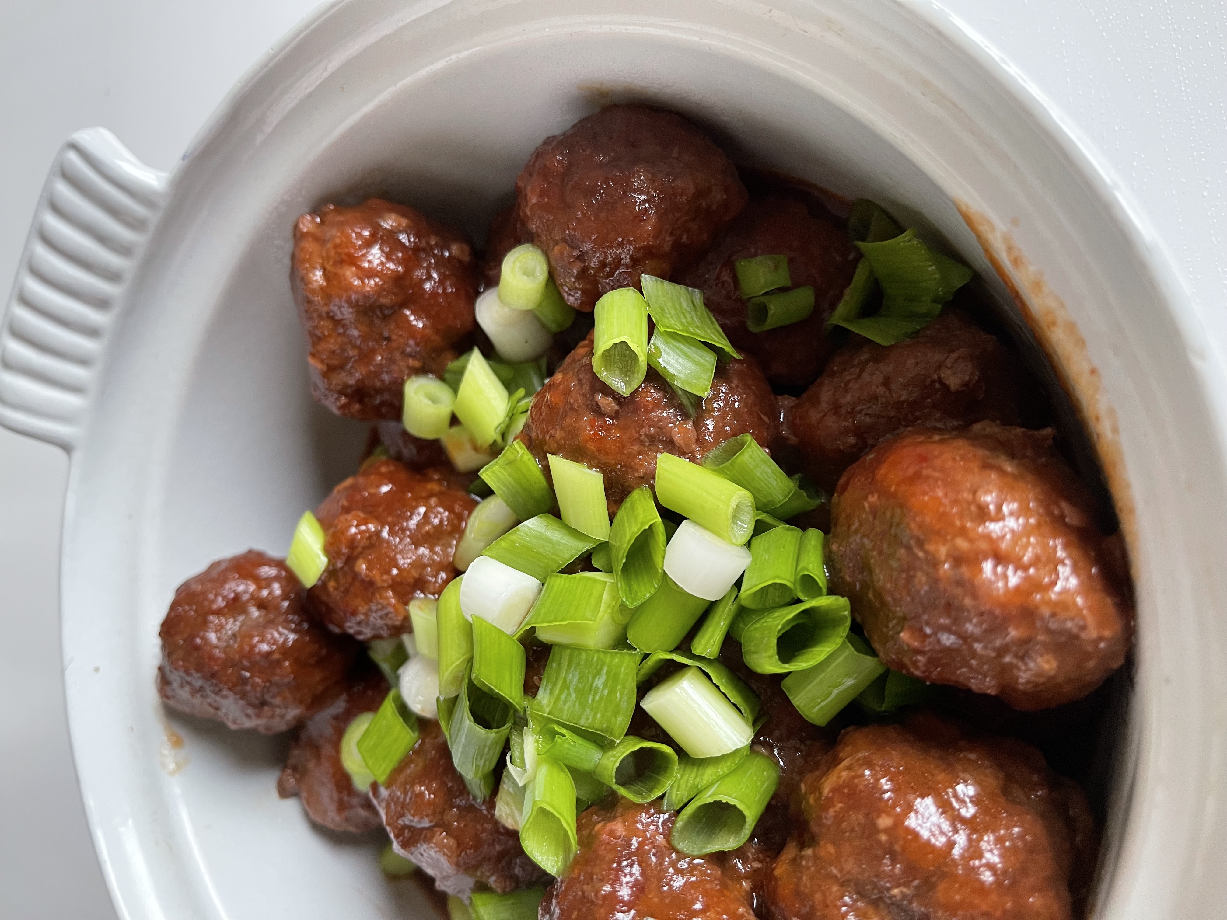 Sweet and Spicy Cranberry Meatballs (Slow Cooker)