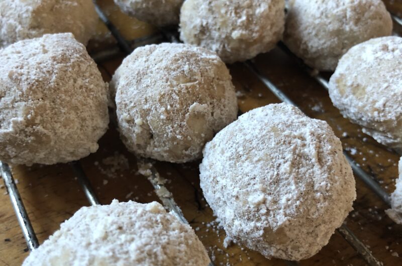 Polvorones de Canela (Mexican Cinnamon Cookies)