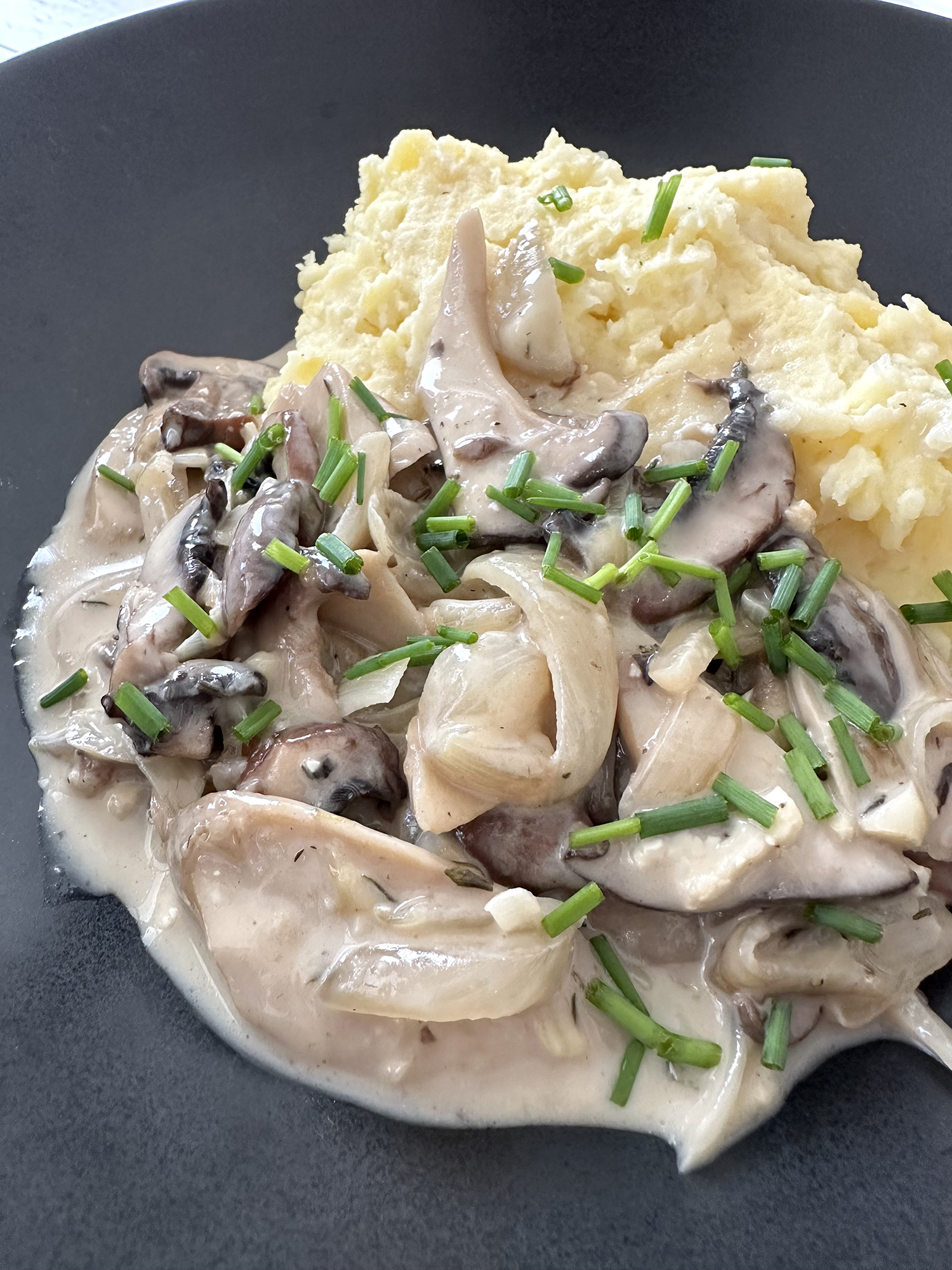 Mushroom and Brie Gravy